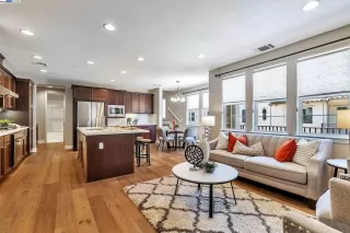 Photo #4: 41115653 Listing
