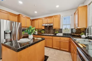 Photo #1: 41115705 Listing