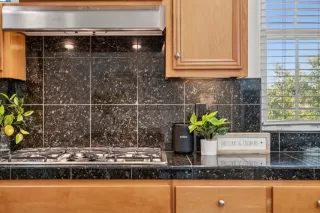 Photo #2: 41115705 Listing