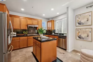 Photo #4: 41115705 Listing