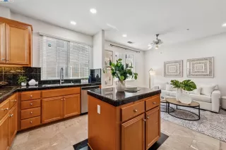 Photo #5: 41115705 Listing