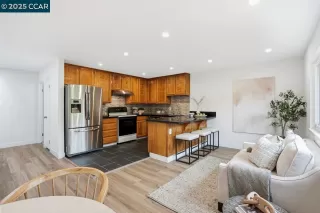 Photo #6: 41115738 Listing