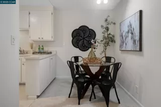 Photo #5: 41115739 Listing