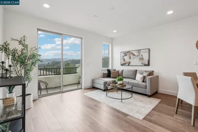 MLS: 41115742 Condo For Sale