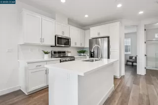Photo #4: 41115742 Listing