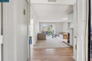 Photo #6: 41115768 Listing
