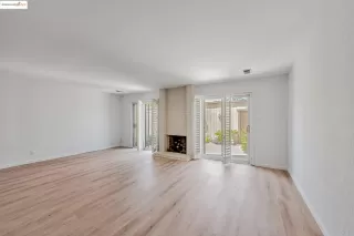Photo #5: 41115777 Listing