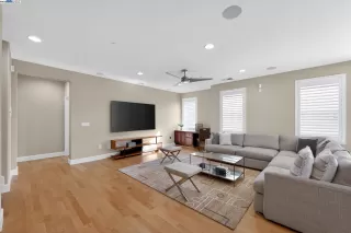 Photo #2: 41115778 Listing