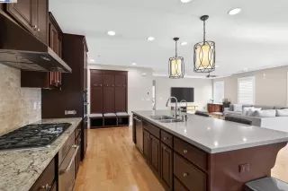 Photo #3: 41115778 Listing