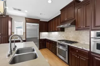 Photo #6: 41115778 Listing