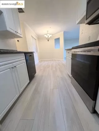 Photo #5: 41115819 Listing 