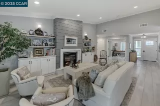 Photo #6: 41115838 Listing