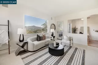 Photo #5: 41115856 Listing 