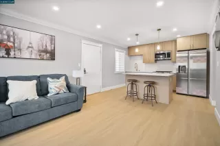 Photo #4: 41115859 Listing
