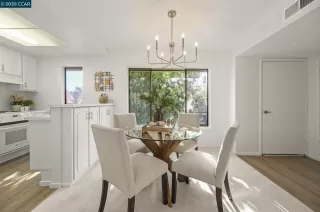 Photo #4: 41115929 Listing 