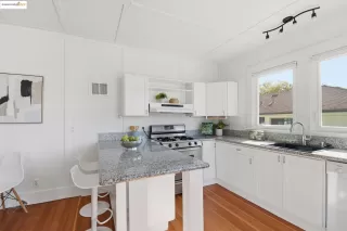 Photo #4: 41115936 Listing