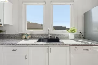 Photo #5: 41115936 Listing