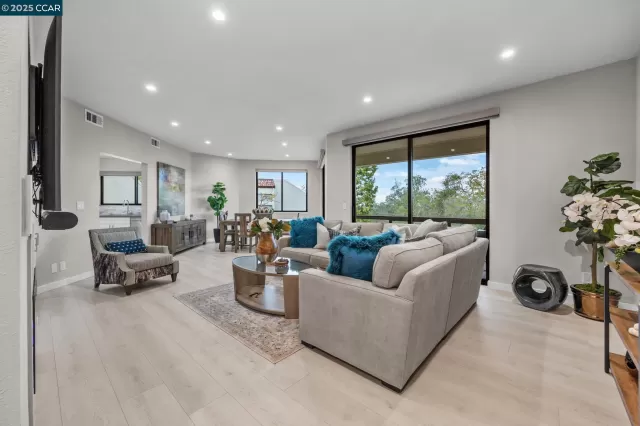 MLS: 41115985 Condo For Sale