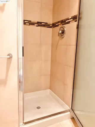 Photo #5: 41116068 Listing