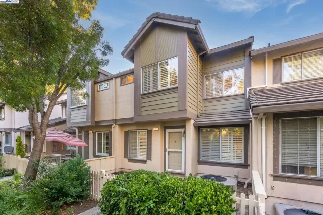 MLS: 41116144 Condo For Sale