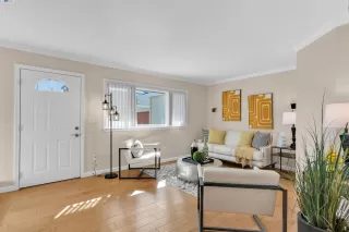 Photo #6: 41116192 Listing