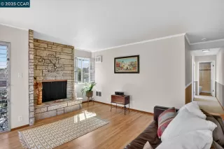 Photo #6: 41116243 Listing