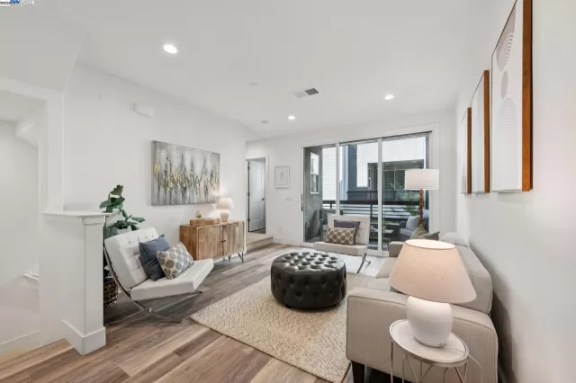 MLS: 41116345 Condo For Sale