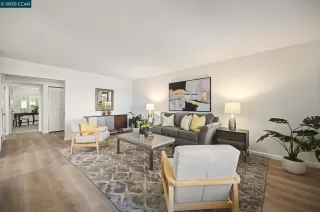 Photo #5: 41116382 Listing