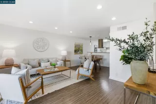 Photo #2: 41116405 Listing 