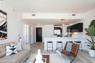 Photo #5: 41116421 Listing