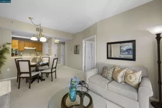 Photo #2: 41116428 Listing