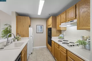 Photo #5: 41116428 Listing