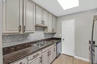 Photo #6: 41116432 Listing