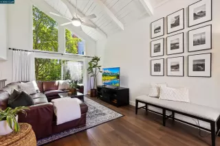 Photo #5: 41116447 Listing 