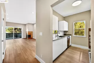 Photo #5: 41116547 Listing