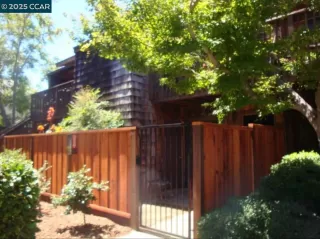 Browse active condo listings in ALDER SQUARE