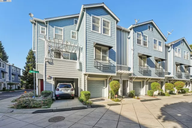 MLS: 41116762 Condo For Sale