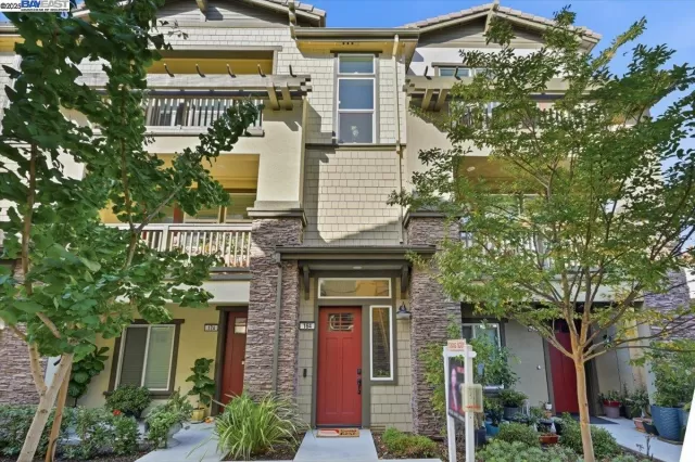 MLS: 41116917 Condo For Sale