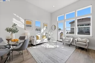 Photo #5: 41116917 Listing