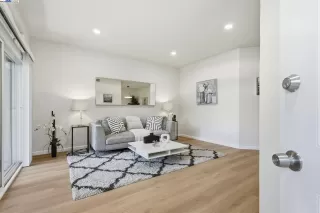 Photo #5: 41116969 Listing