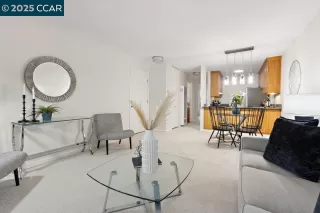 Photo #5: 41117047 Listing 