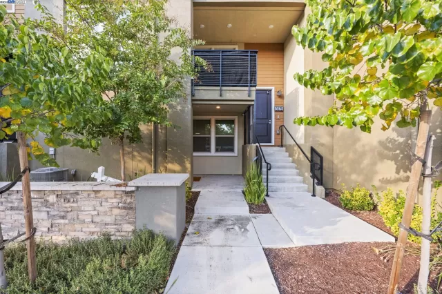 MLS: 41117055 Condo For Sale