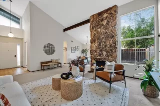 Photo #5: 41117178 Listing