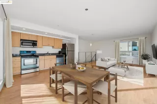 Photo #5: 41117198 Listing 