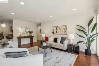 Photo #5: 41117212 Listing 