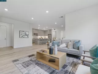 Photo #6: 41117279 Listing