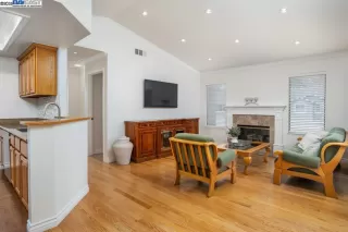 Photo #2: 41117296 Listing