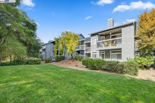 MLS: 41117313 Condo For Sale