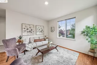 Photo #5: 41117420 Listing 