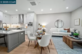 Photo #2: 41117472 Listing 